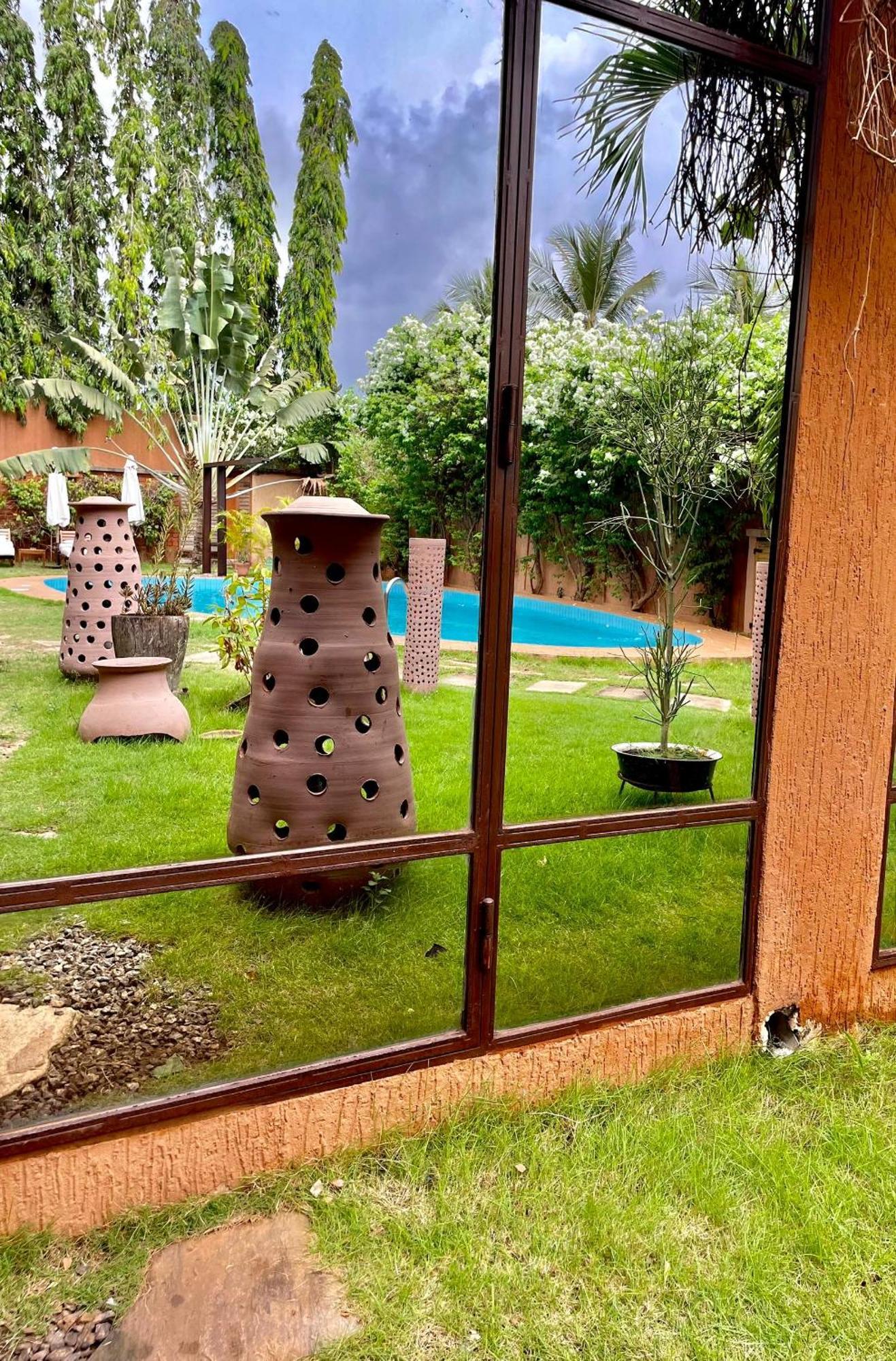 Le Patio Hotell Lomé Eksteriør bilde